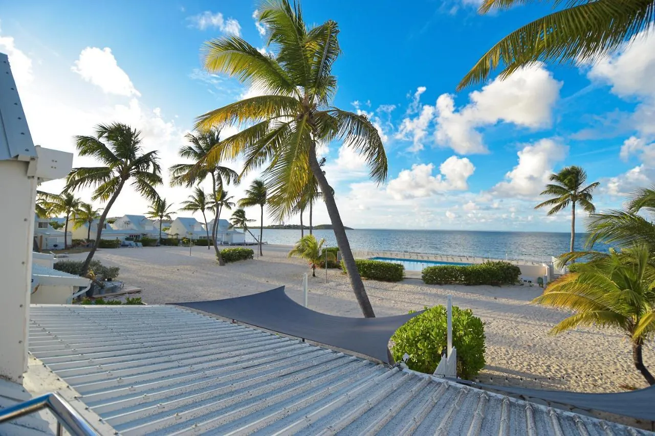 Deja Blue - Comfortable Beachfront Condo Marigot