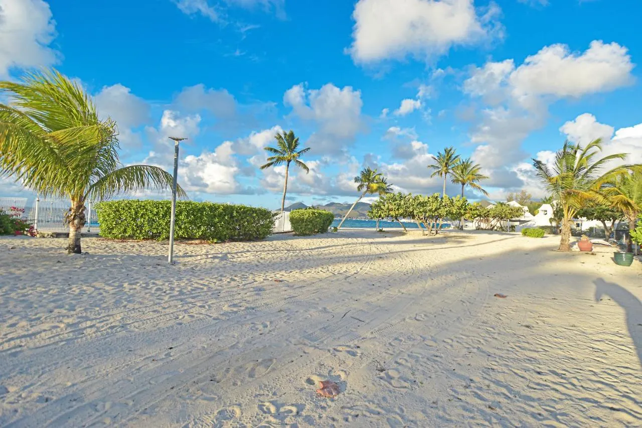Apartment Deja Blue - Comfortable Beachfront Condo Marigot